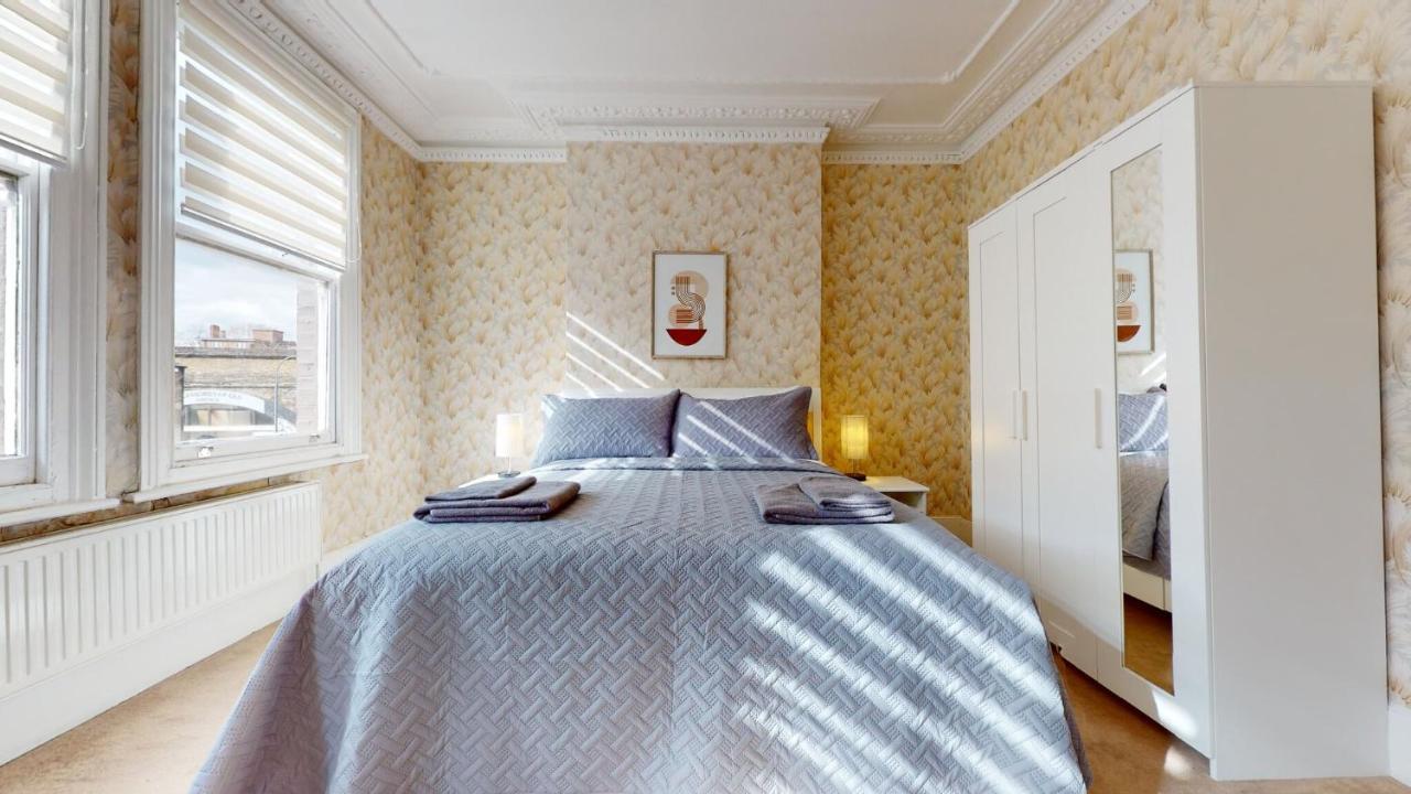 Cheerful 4 Bedroom Victorian House With Back Courtyard London Exterior foto